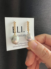 Load image into Gallery viewer, Light Silver Pearls Dangly Line Earrings
