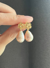 Load image into Gallery viewer, Peach-Pink Rainbow Edison Pearl Earring