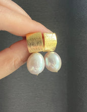 Load image into Gallery viewer, Rare Large Ivory Edison Pearl Modern Earrings