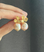 Load image into Gallery viewer, Peach Edison Pearls Floral Stud Earrings