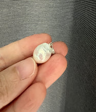 Load image into Gallery viewer, Ivory Pearl Pendants (Gold/Silver)