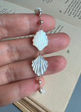 Load image into Gallery viewer, Treasure: Mother of Pearl Shells &amp; Roses, Pearls 14KGF Bracelet