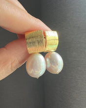 Load image into Gallery viewer, Rare Large Ivory Edison Pearl Modern Earrings