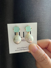 Load image into Gallery viewer, Silver-Ivory Pearls Glass Earring Studs