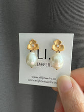 Load image into Gallery viewer, Ivory Pearl Earrings Flower Studs