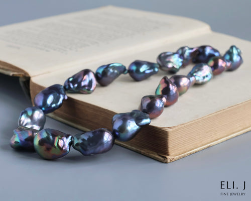 [READY TO SHIP] The Queen: Peacock Freshwater Baroque Pearl Necklace Top-AAA
