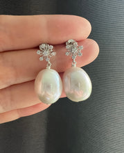 Load image into Gallery viewer, [RARE] Large Ivory Silver Snowflake Earrings