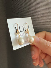 Load image into Gallery viewer, Lustrous Ivory Pearl Earrings 14KGF