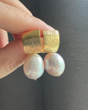 Load image into Gallery viewer, Rare Large Ivory Edison Pearl Modern Earrings