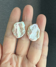 Load image into Gallery viewer, [RARE] XL Pink-RAINBOW FW Keshi Pearl Earring Studs