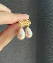 Load image into Gallery viewer, Peach-Pink Rainbow Edison Pearl Earring