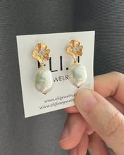 Load image into Gallery viewer, Large Ivory Edison Pearls Floral Earring Studs