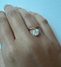 Load image into Gallery viewer, 3 Pearl &amp; Charm Goldplated Rings