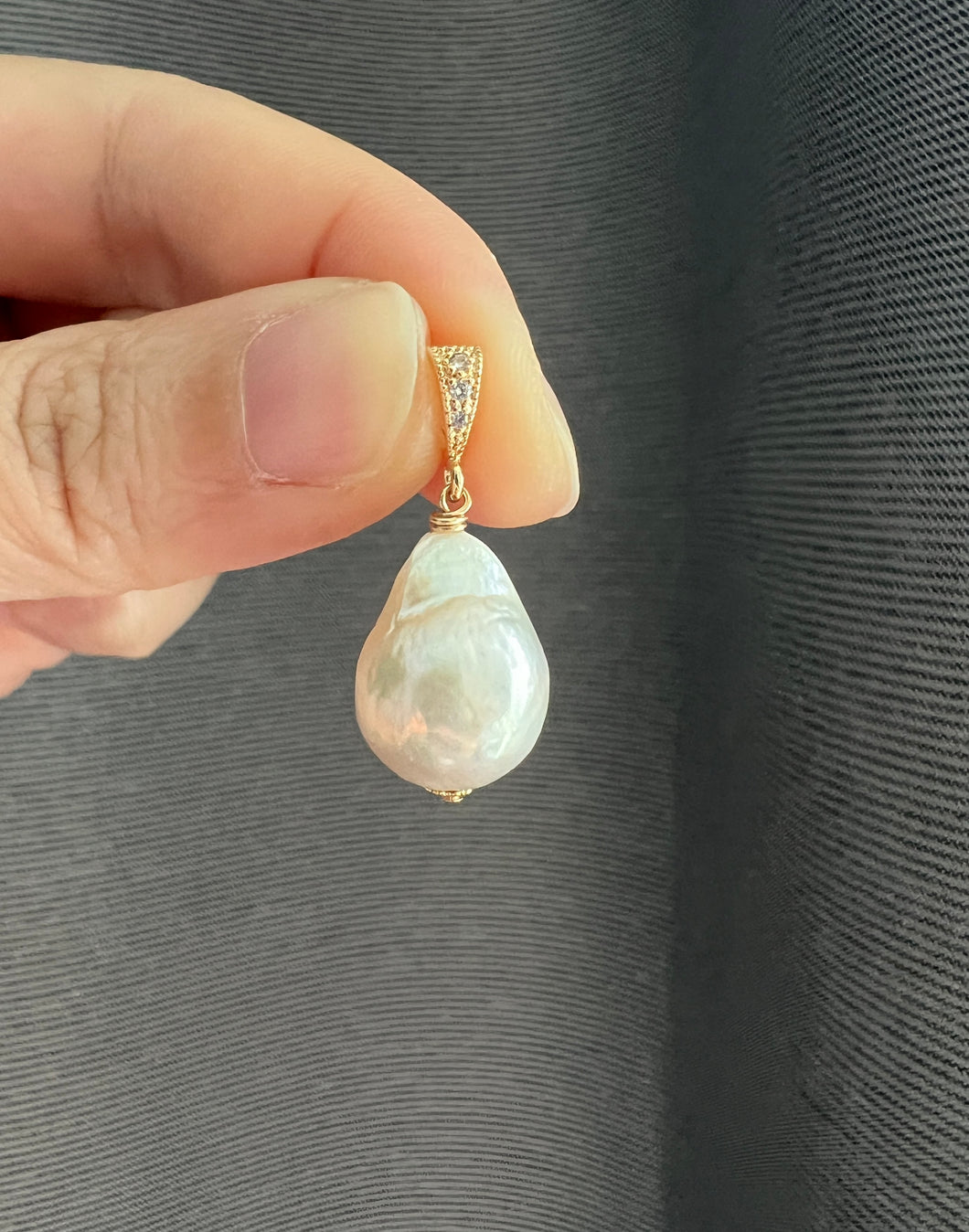 Ivory Pearl Pendants (Gold/Silver)