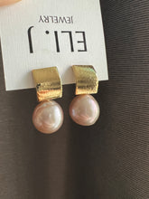 Load image into Gallery viewer, Large Pink Pearls Modern Earrings