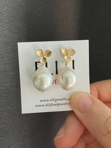 Ivory Pearl Floral Earring Studs