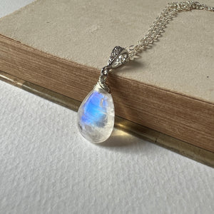 Rainbow Moonstone 925 Silver Necklace