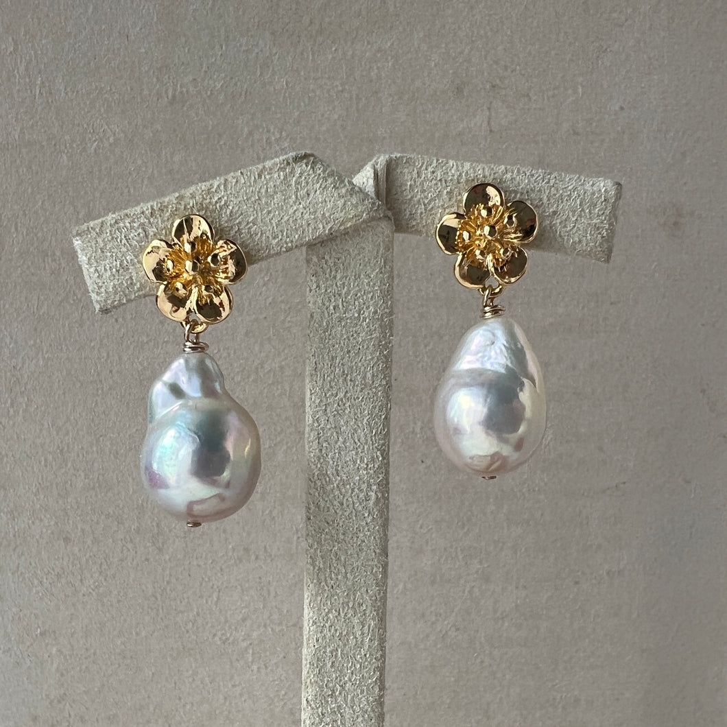 Ivory-Rainbow Pearls Sakura Gold Earring Studs
