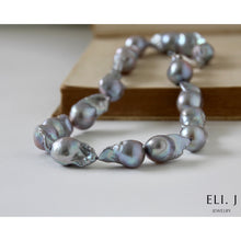 Load image into Gallery viewer, [Pre-Order] Top Quality Statement Silver Freshwater Baroque Pearl Necklace (with a twist!)