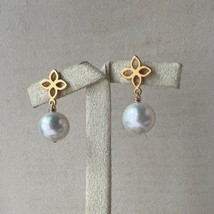 Round Ivory Pearls, Fleur de Lis Earring Studs