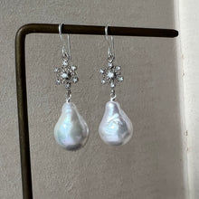 Load image into Gallery viewer, Snowflake &amp; Ivory Pearls 925 Silver Earrings