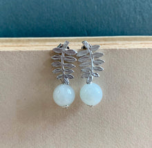 Load image into Gallery viewer, Leaves &amp; Jade Earrings