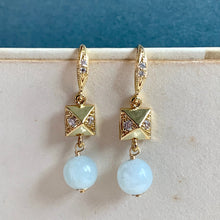 Load image into Gallery viewer, Sparkle &amp; Jade Gold Earrings