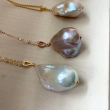 Load image into Gallery viewer, Baroque Pearl Necklaces