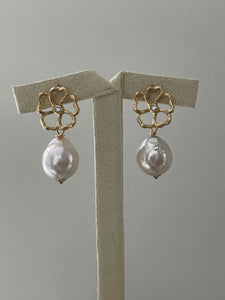 Ivory Pearls with Gold Cut-Out Floral Studs