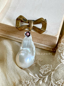 Beth: Vintage Brass Bow, Ivory Baroque Pearl Brooch