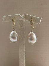 Load image into Gallery viewer, Medium Ivory Pearls on Goldplated Zirconia Hooks