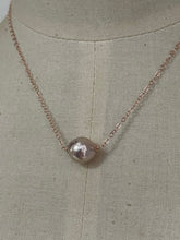 Load image into Gallery viewer, Pink Pearl Floating Necklace 14kRGF