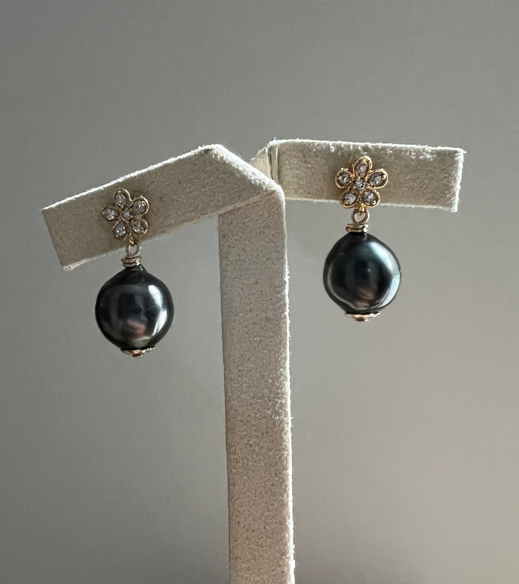 Black Tahitian Pearls on Daisy Studs