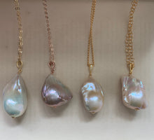 Load image into Gallery viewer, Baroque Pearl Necklaces