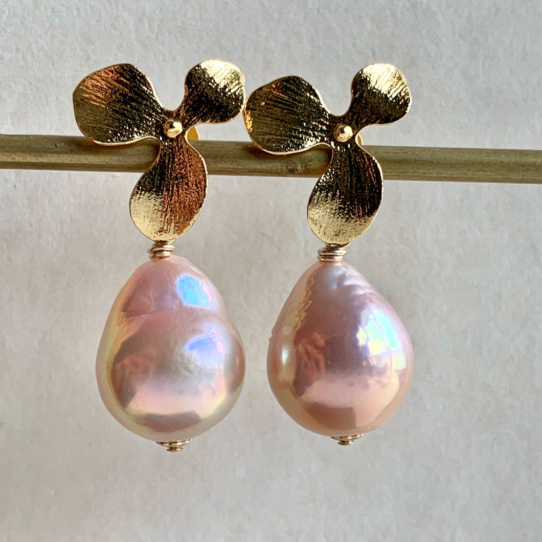 Unicorn Peach Edison on Gold Flowers