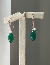 Load image into Gallery viewer, Green Onyx, Pearl 14kRGF Earrings