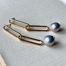 Load image into Gallery viewer, Silver Baroque Pearls on Starement Gold Links