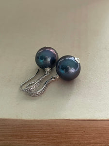 Blue-Dark Freshwater Pearls on Silver