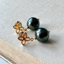 Load image into Gallery viewer, AA Chubby Peacock Pink Tahitian Fleur De Lis Studs