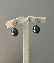 Load image into Gallery viewer, Black Tahitian Pearls on Daisy Studs