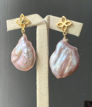 Load image into Gallery viewer, Large Pink Flat Pearl Earrings