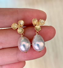 Load image into Gallery viewer, White Edison Pearls on Gold Plated Flowers