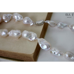 [Pre-Order] Statement Ivory Baroque Pearl Necklace (with a twist!)