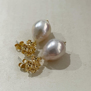 Medium Ivory Pearls on Floral Bouquet Studs