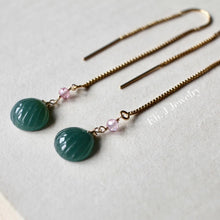 Load image into Gallery viewer, Mini Jade Seashells, Spinel, 14kGF Threaders