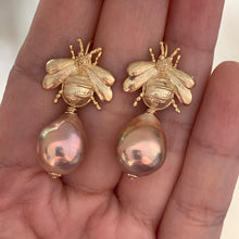 Load image into Gallery viewer, Peach Gold AAA Edison Pearls &amp; Bees
