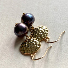 Load image into Gallery viewer, Peacock Pearls on Hammered Ovals