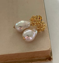 Load image into Gallery viewer, Drop Ivory Pearls &amp; Bouquet Studs