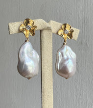 Load image into Gallery viewer, Ivory Baroque Pearls Gold Floral Earrings