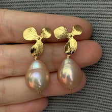 Load image into Gallery viewer, Unicorn Peach Edison on Gold Flowers